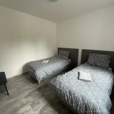 アパート Gaestehaus Hemetsberger Attnang-Puchheim