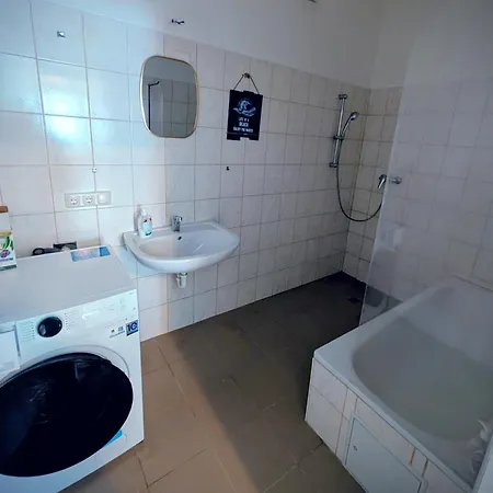 Hemetsberger Apartment *